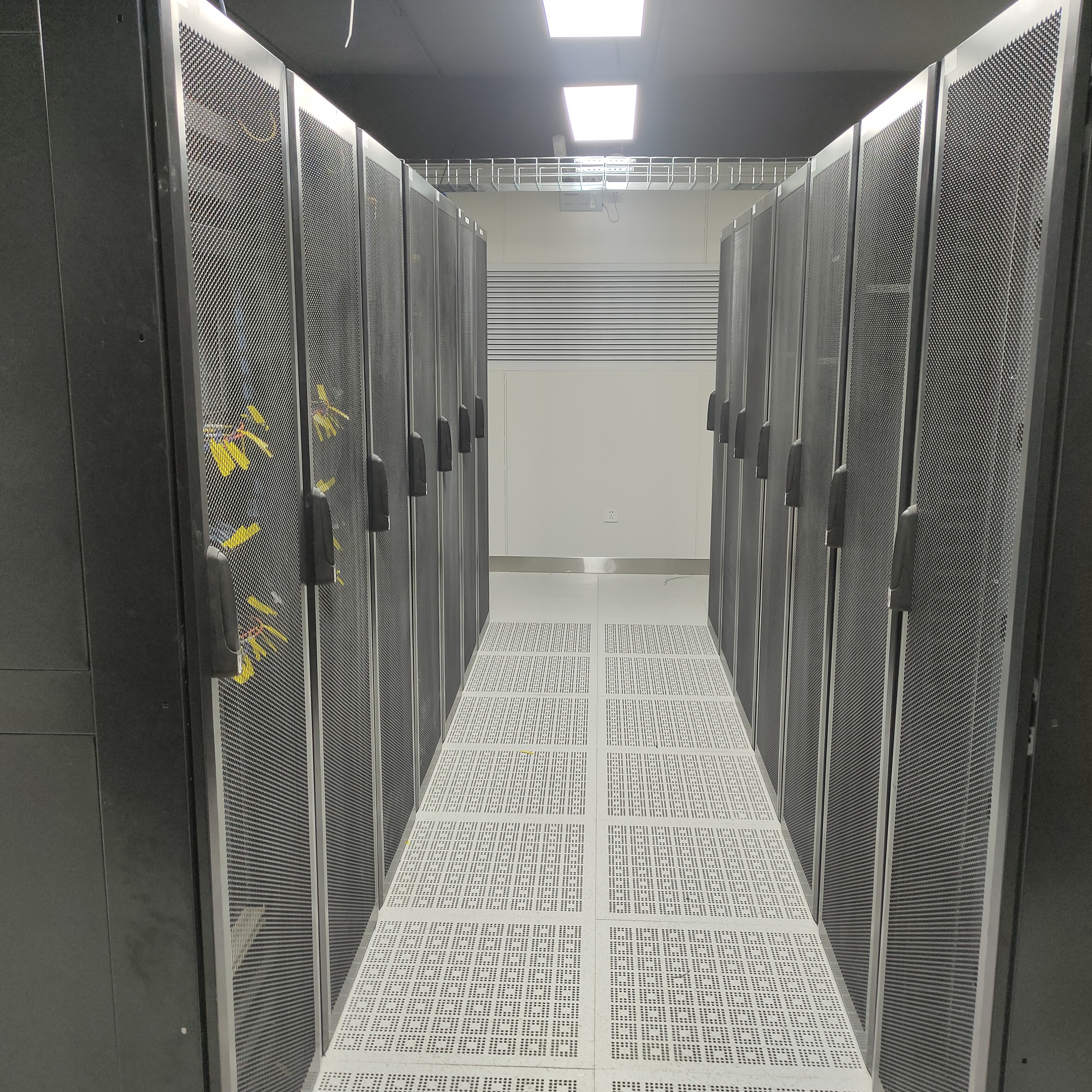 圖解機房動力環境監控系統的特點、功能、優勢及應用場景